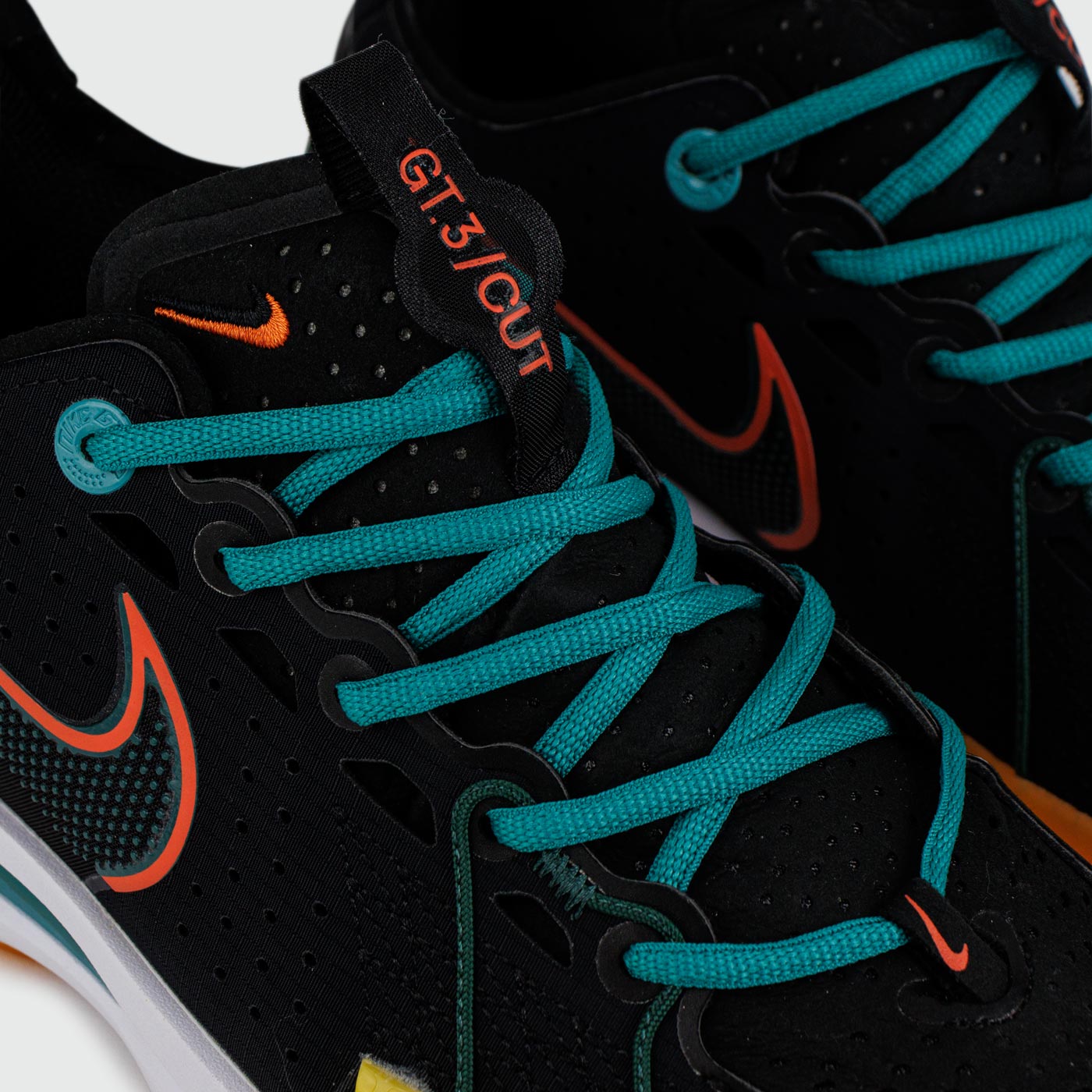 Кроссовки Nike Air Zoom G.T. Cut 3 Black White / Gum Кроссовки Nike Air Zoom G.T. Cut 3 Black White / Gum