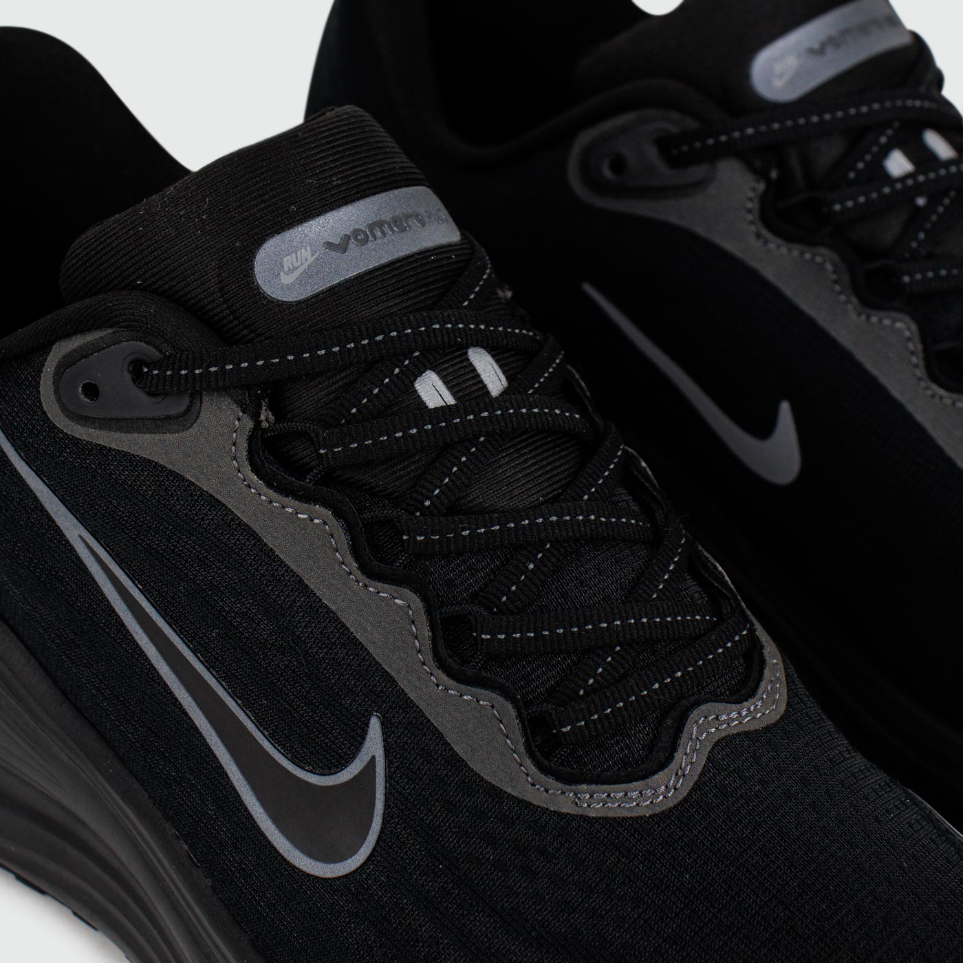 Кроссовки Nike Vomero 18 Black Кроссовки Nike Vomero 18 Black