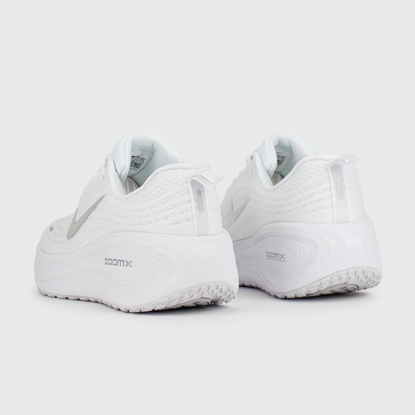 Кроссовки Nike Vomero 18 White Кроссовки Nike Vomero 18 White