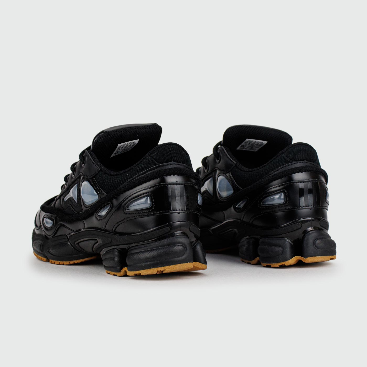 Кроссовки Adidas Ozweego 2 X Raf Simons Bunny Black / Gum Кроссовки Adidas Ozweego 2 X Raf Simons Bunny Black / Gum