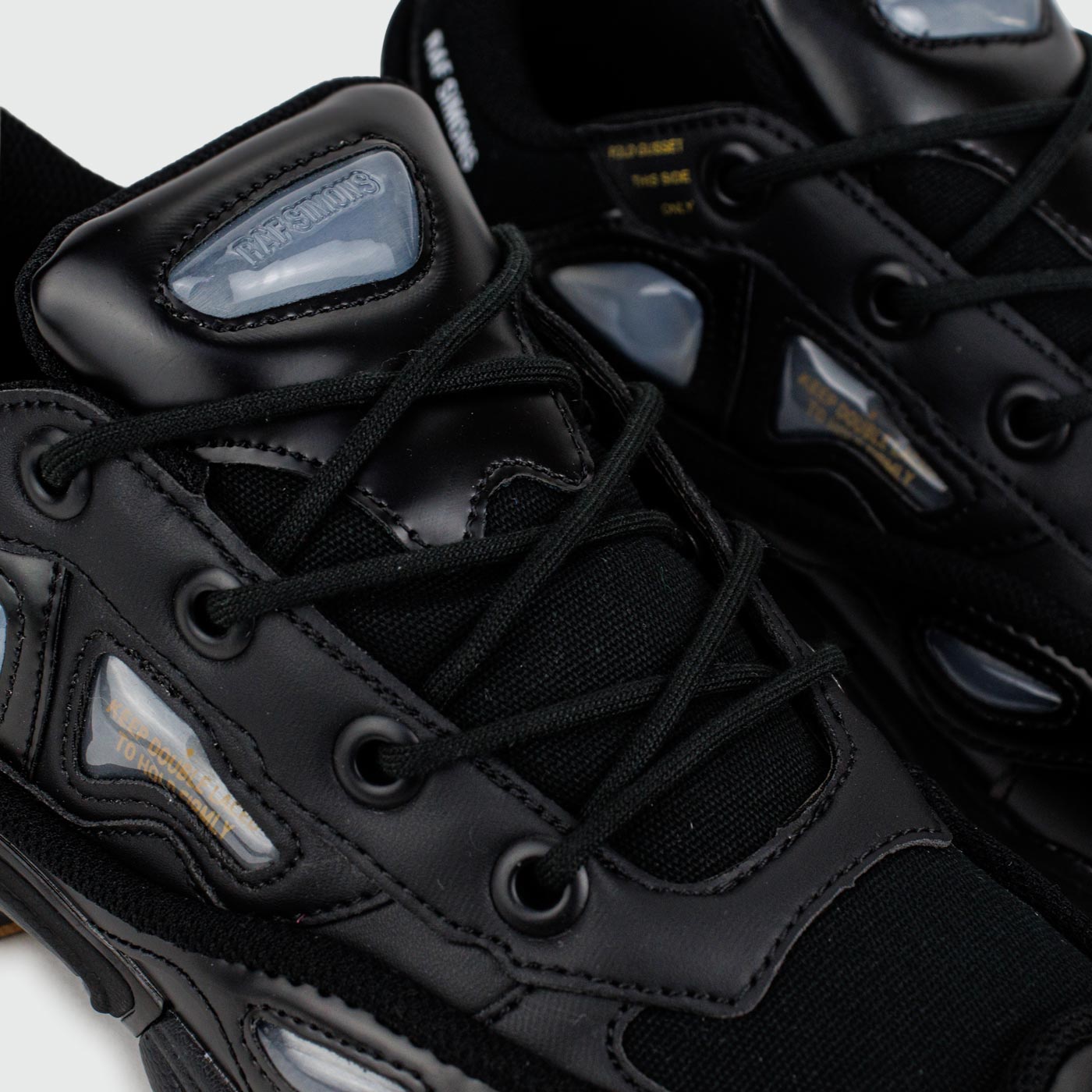 Кроссовки Adidas Ozweego 2 X Raf Simons Bunny Black / Gum Кроссовки Adidas Ozweego 2 X Raf Simons Bunny Black / Gum