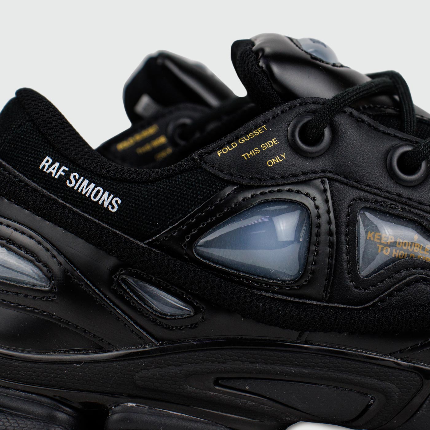Кроссовки Adidas Ozweego 2 X Raf Simons Bunny Black / Gum Кроссовки Adidas Ozweego 2 X Raf Simons Bunny Black / Gum