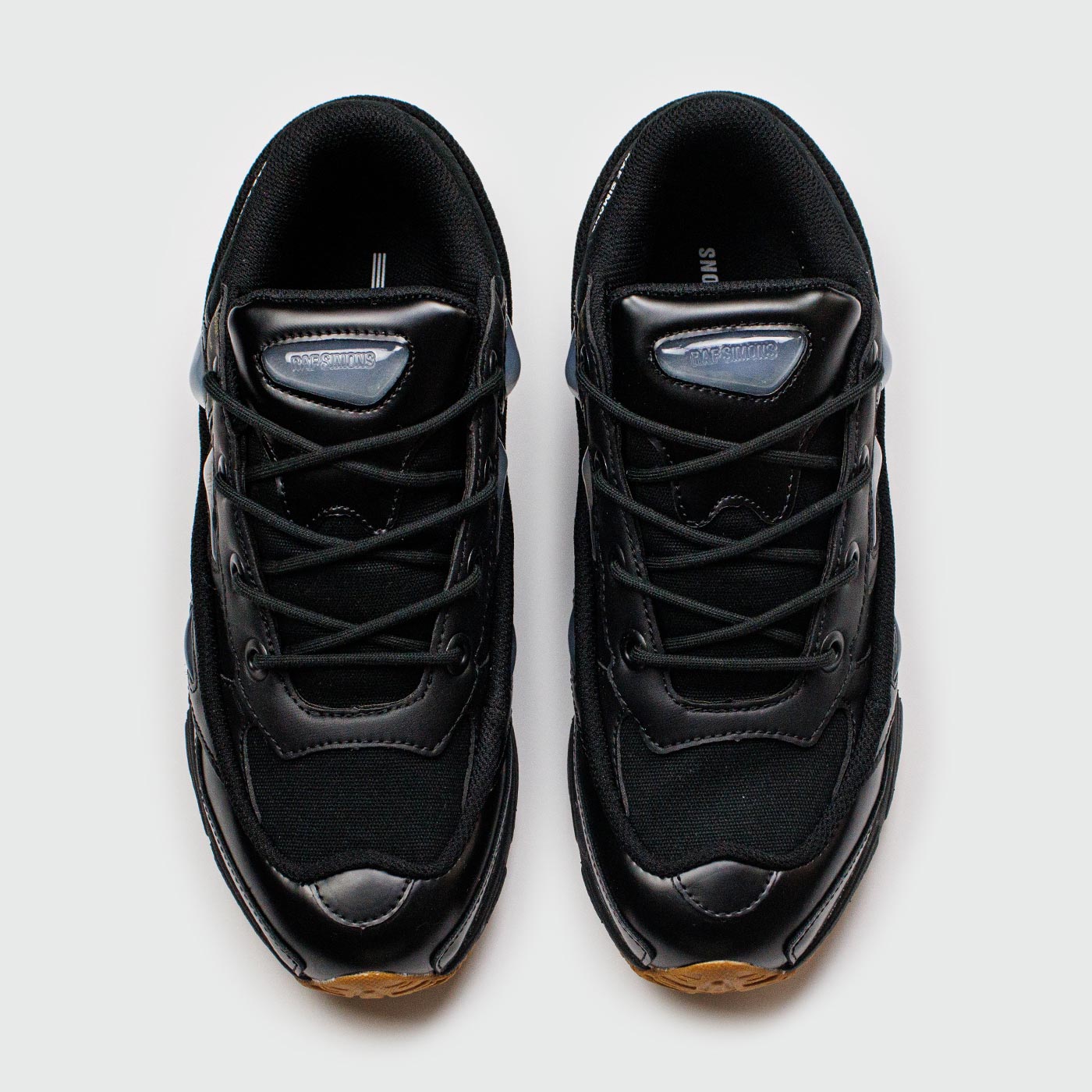 Кроссовки Adidas Ozweego 2 X Raf Simons Bunny Black / Gum Кроссовки Adidas Ozweego 2 X Raf Simons Bunny Black / Gum
