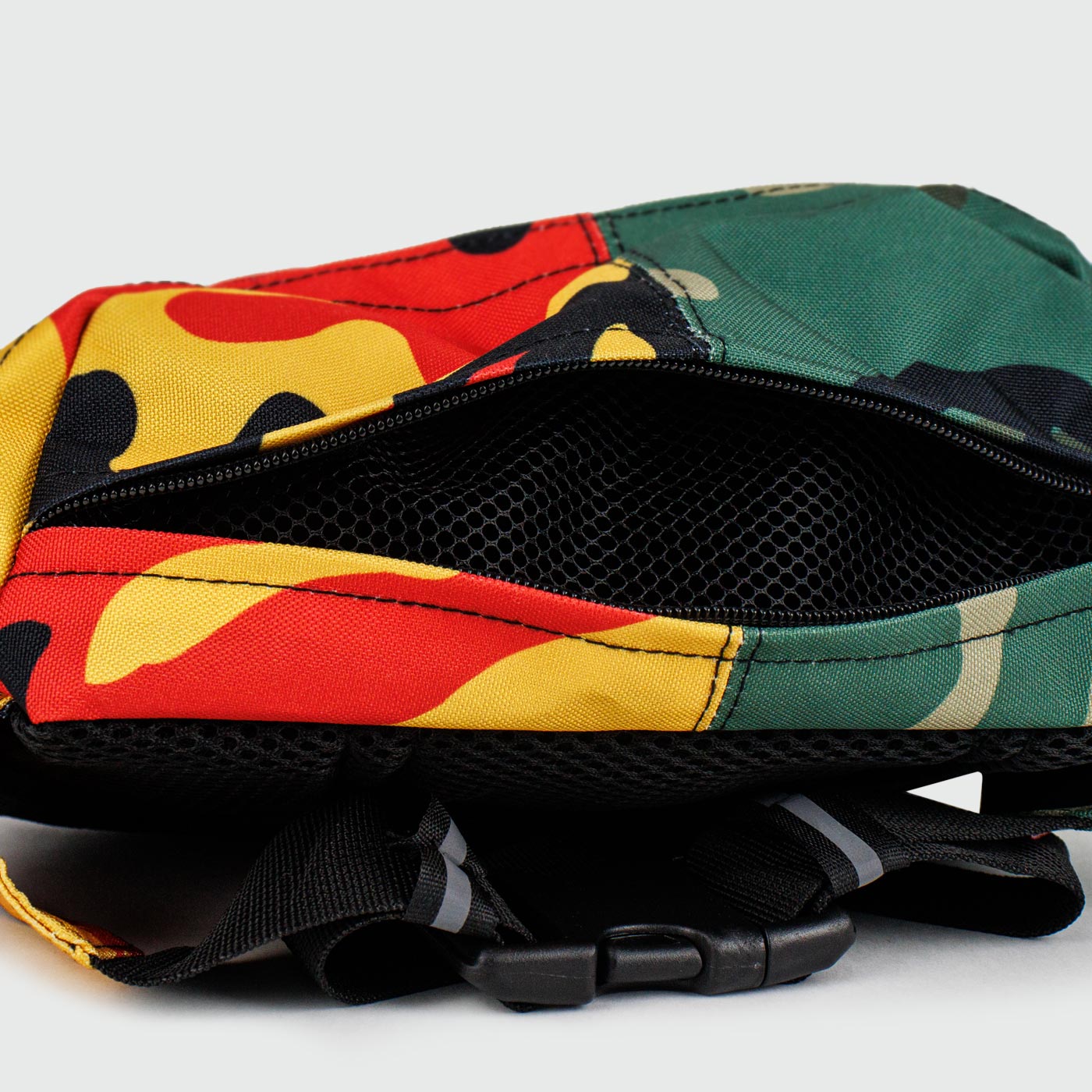 Сумка поясная TNF x Supreme Green / Red Сумка поясная TNF x Supreme Green / Red