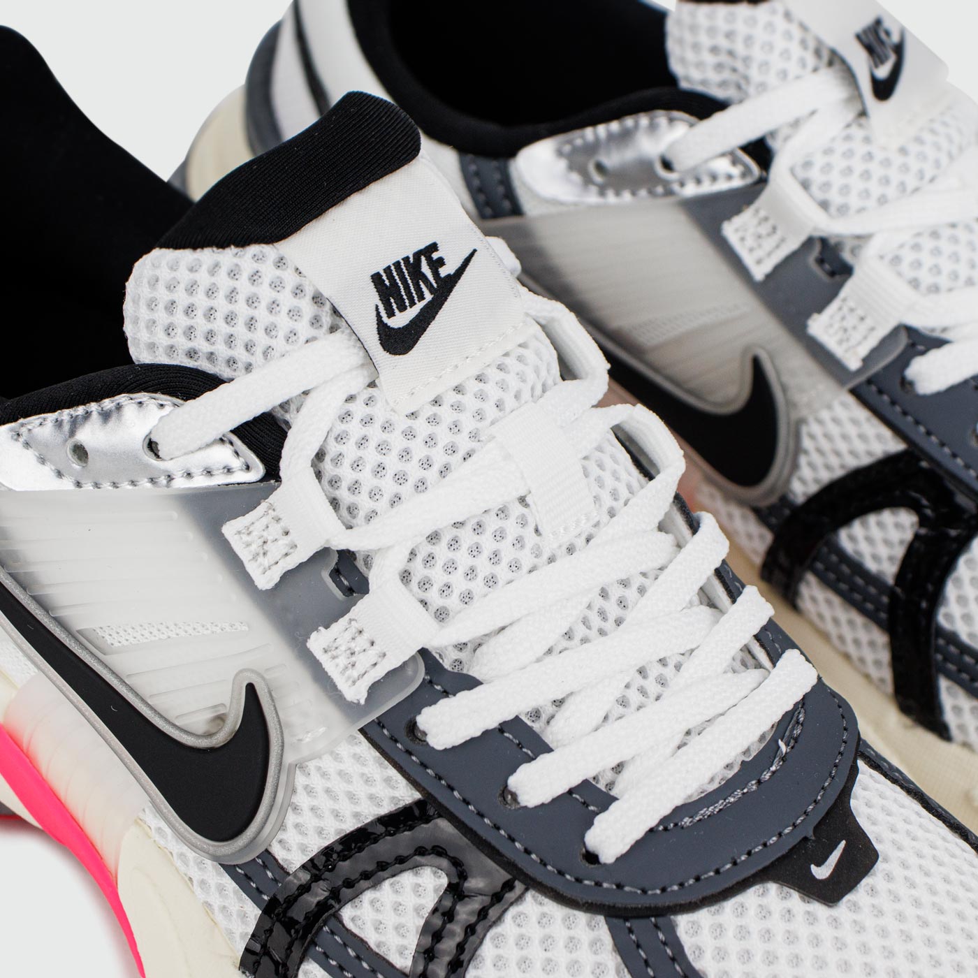 Кроссовки Nike V2K Run White Grey Wmns Кроссовки Nike V2K Run White Grey Wmns