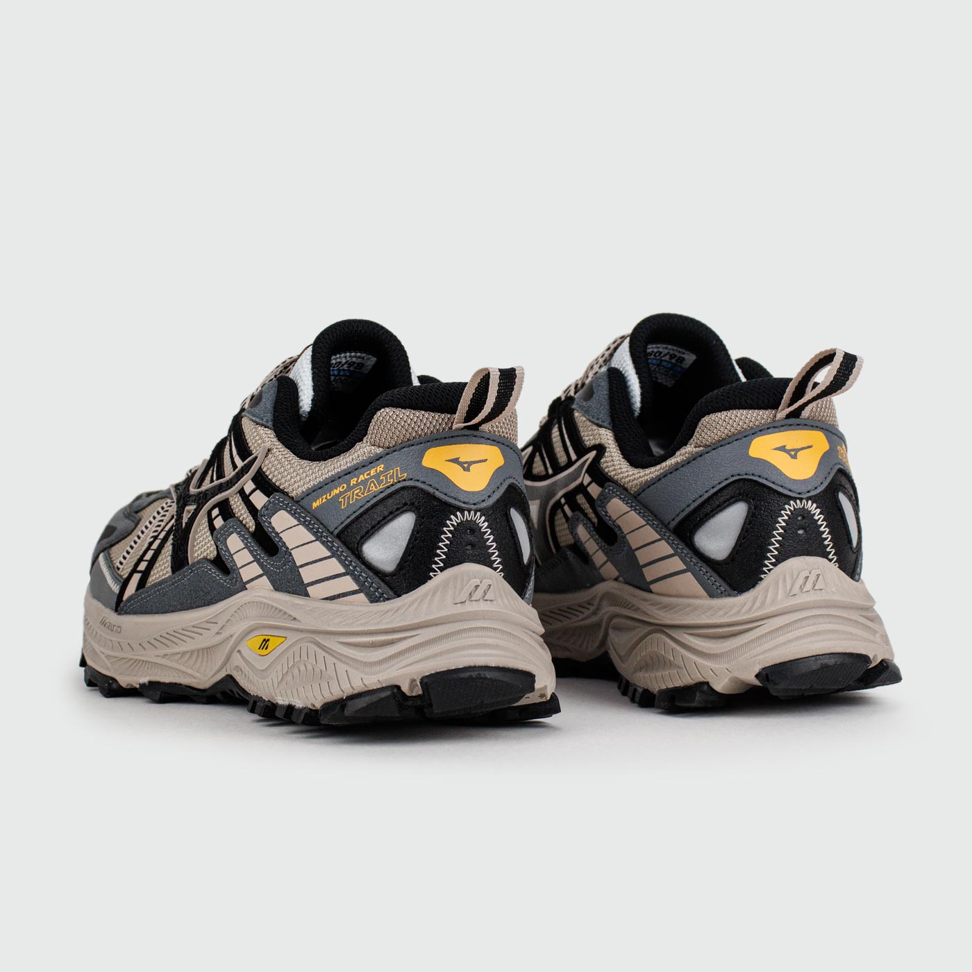 Кроссовки Mizuno Racer Trail Beige Grey Кроссовки Mizuno Racer Trail Beige Grey