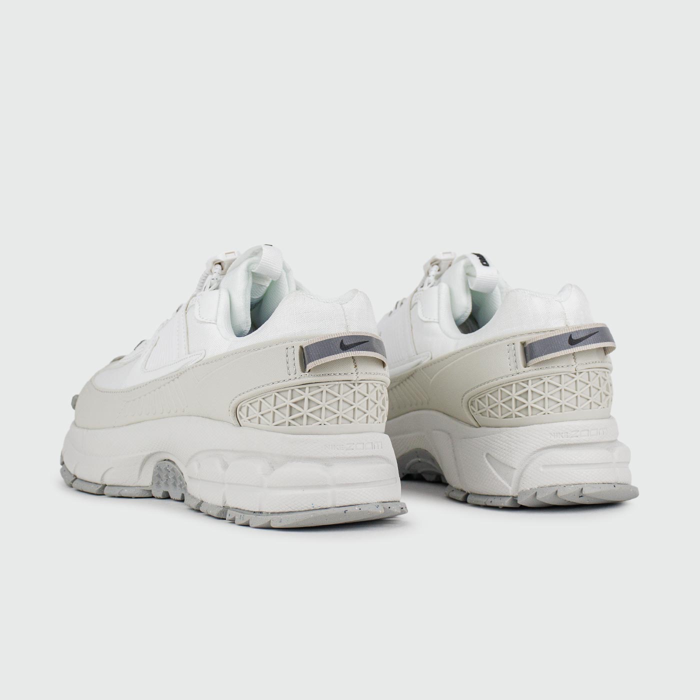 Кроссовки Nike Zoom Vomero 5 Roam White Wmns