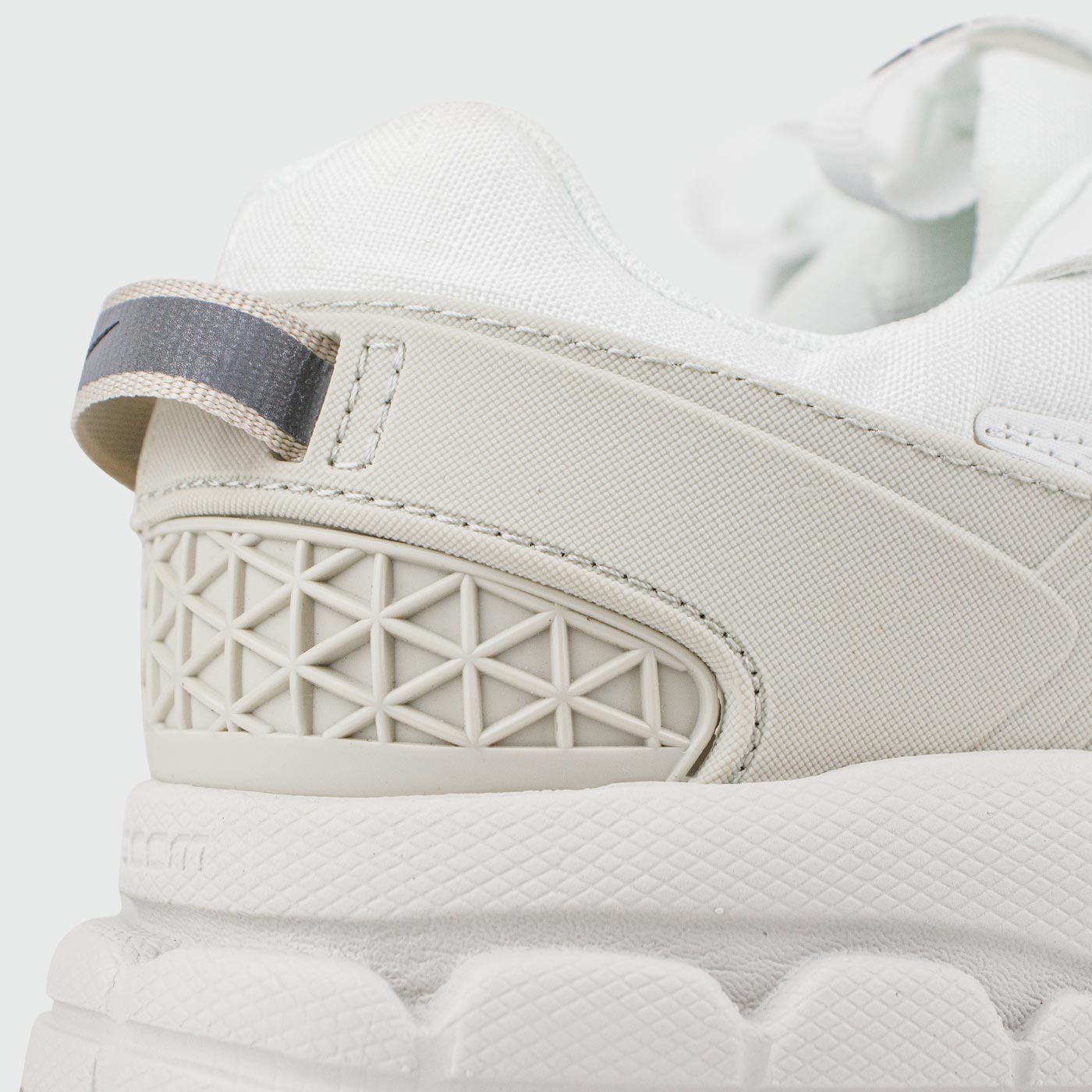 Кроссовки Nike Zoom Vomero 5 Roam White Wmns