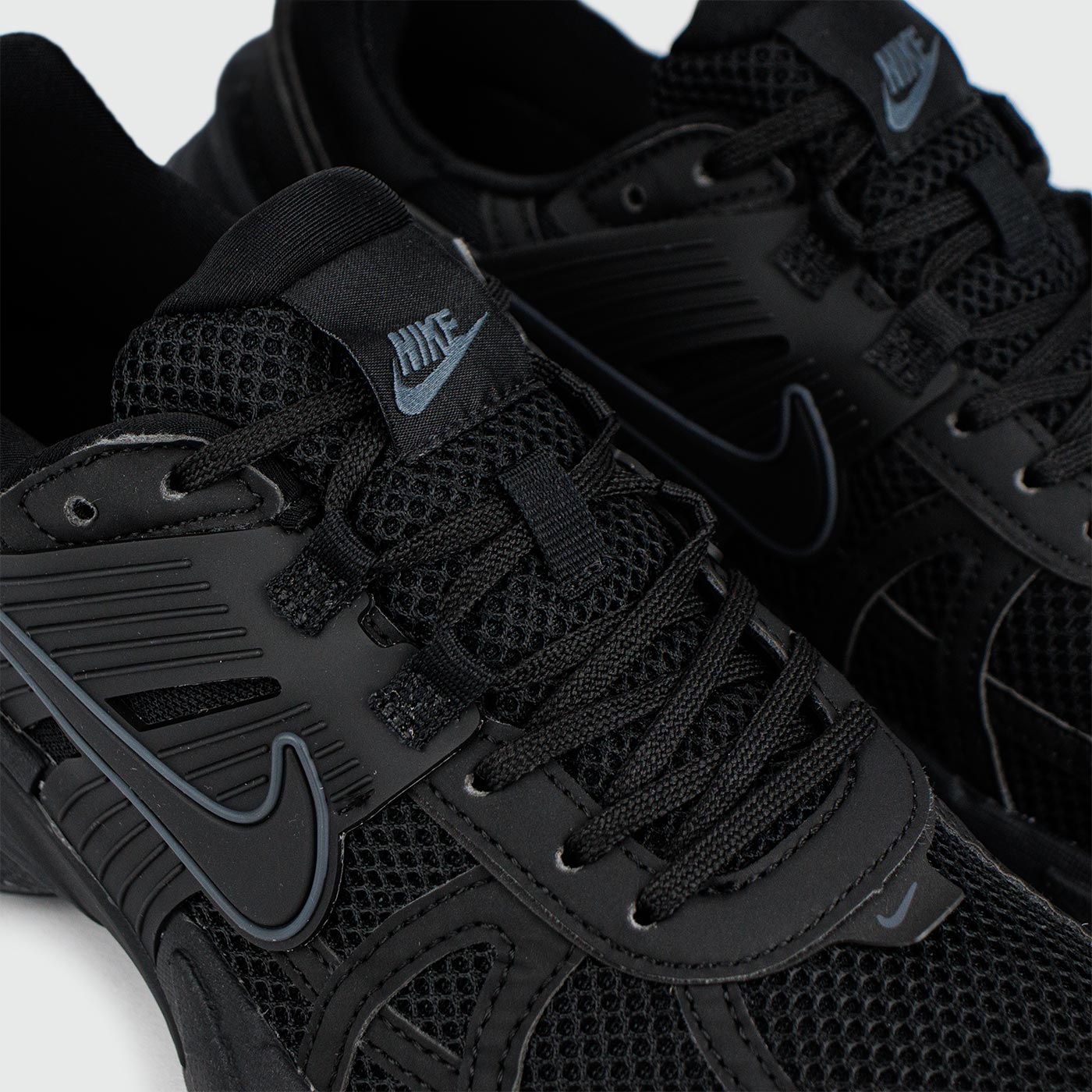 Кроссовки Nike V2K Run Black Grey