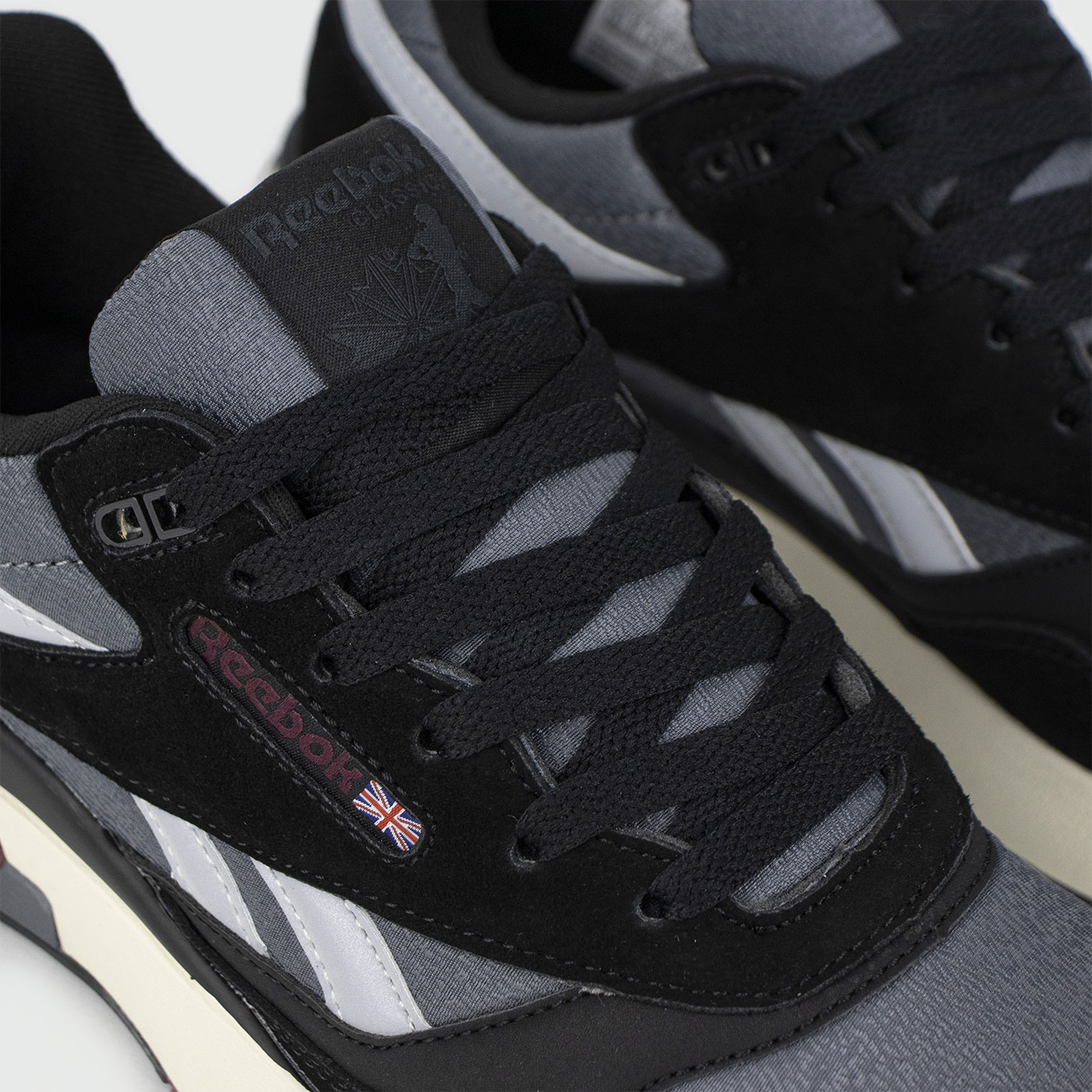 Кроссовки Reebok ERS WORLD Black White