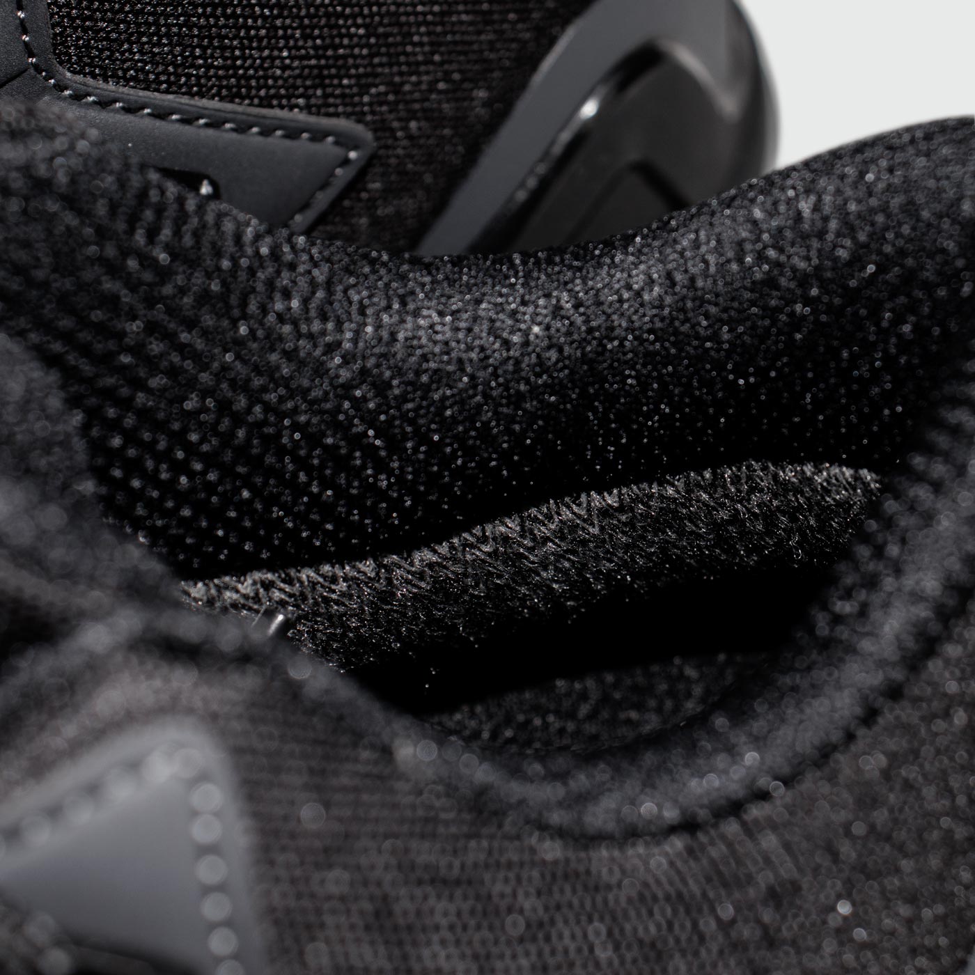 Ботинки Adidas Terrex AX4 Mid Grey Black Thermo Ботинки Adidas Terrex AX4 Mid Grey Black Thermo