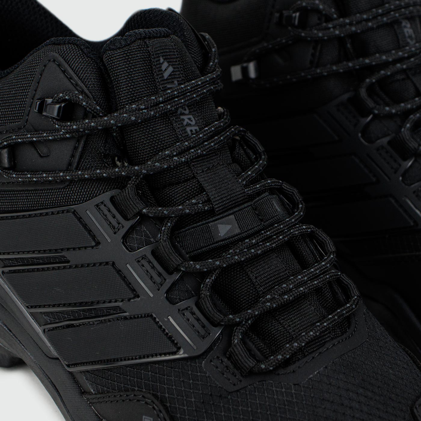 Ботинки Adidas Terrex AX4 Mid Black Thermo Ботинки Adidas Terrex AX4 Mid Black Thermo
