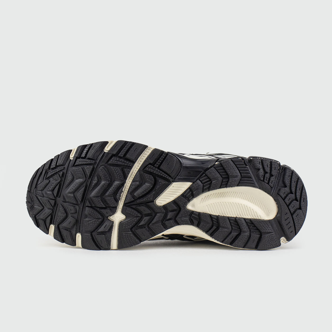 Кроссовки Asics Gel-Kahana 8 Mid White Black Wmns with Fur Кроссовки Asics Gel-Kahana 8 Mid White Black Wmns with Fur