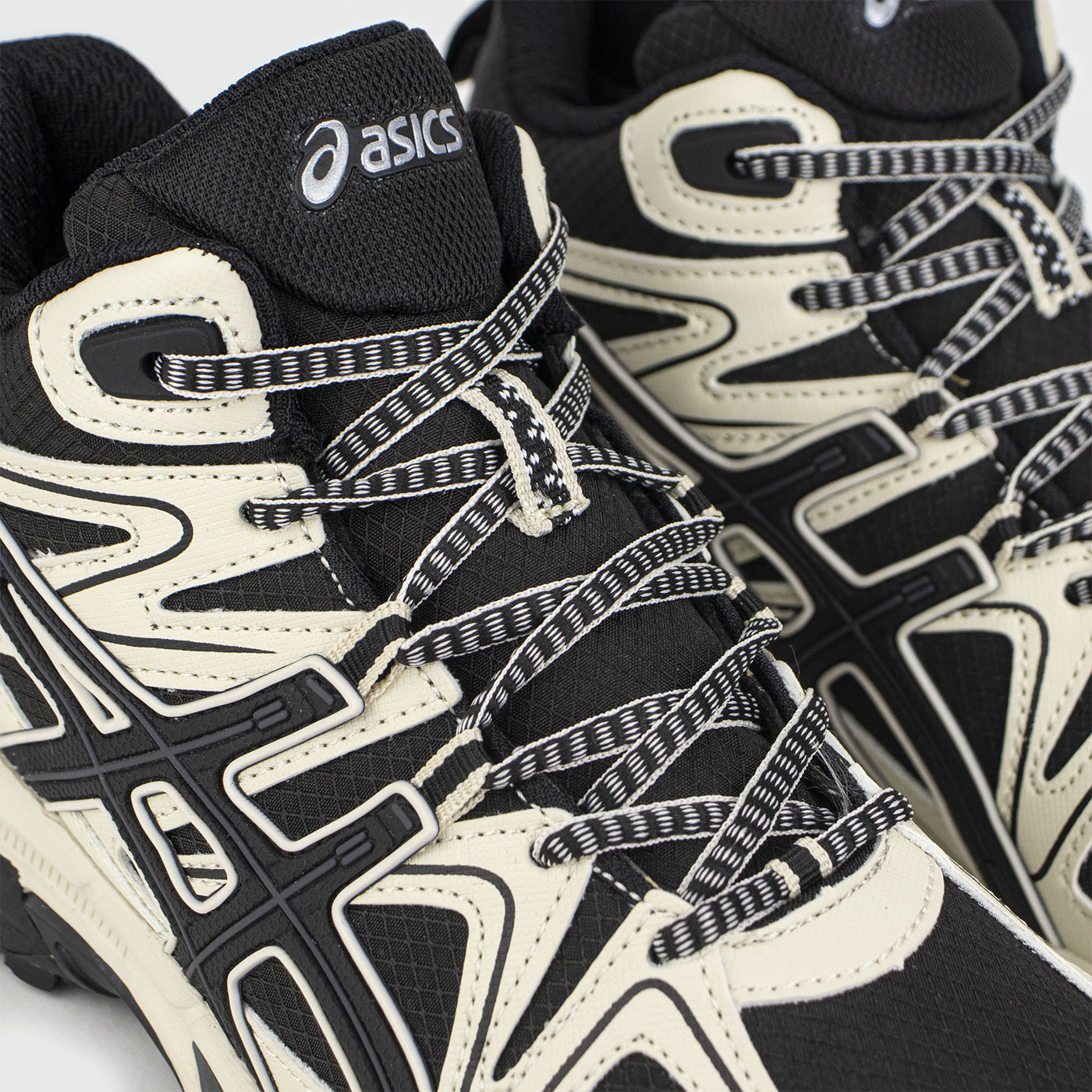 Кроссовки Asics Gel-Kahana 8 Mid White Black Wmns with Fur Кроссовки Asics Gel-Kahana 8 Mid White Black Wmns with Fur