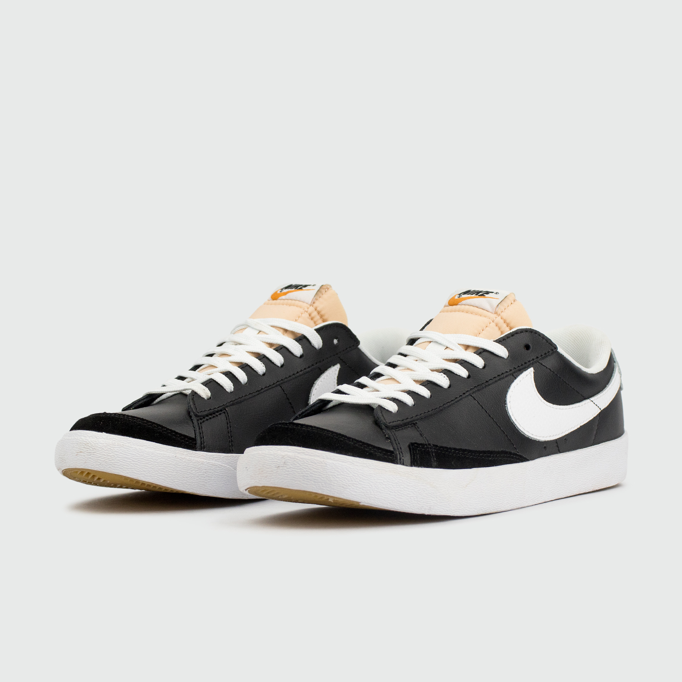 Кроссовки Nike Blazer Low 77 Leather Black / White Кроссовки Nike Blazer Low 77 Leather Black / White