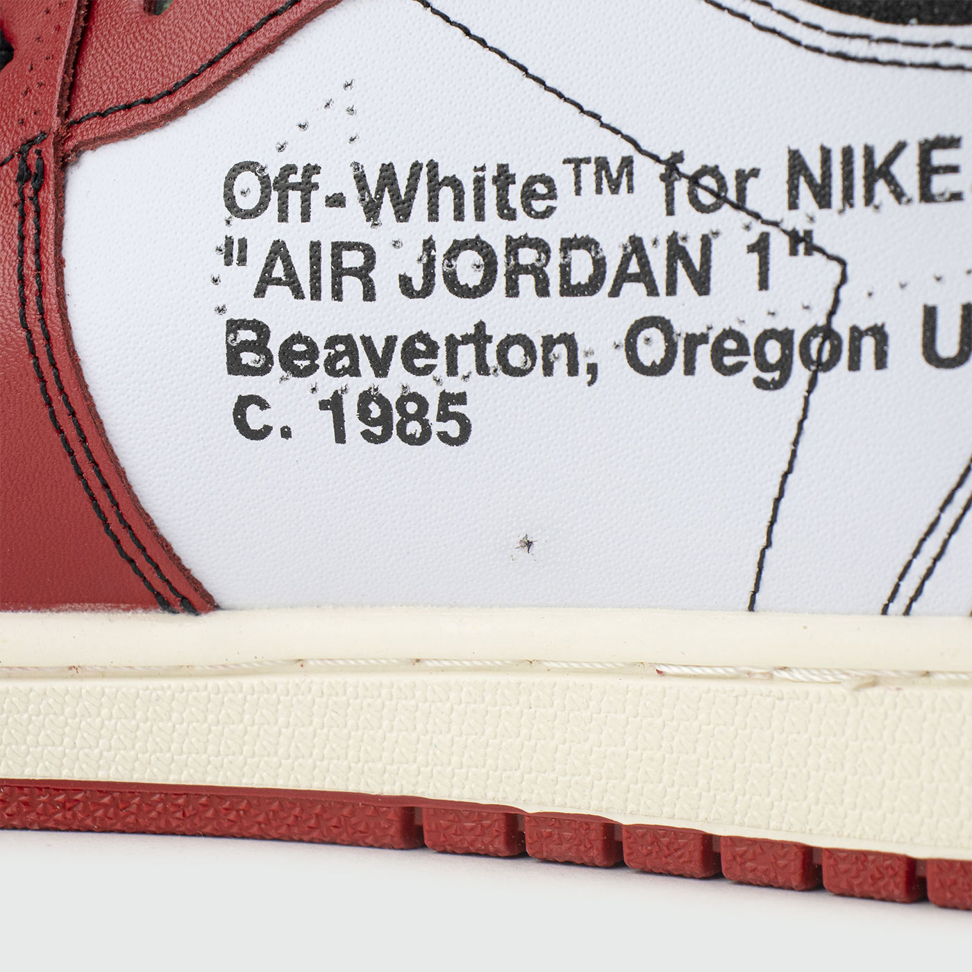Кроссовки Nike Air Jordan 1 Chicago x Off-White Кроссовки Nike Air Jordan 1 Chicago x Off-White