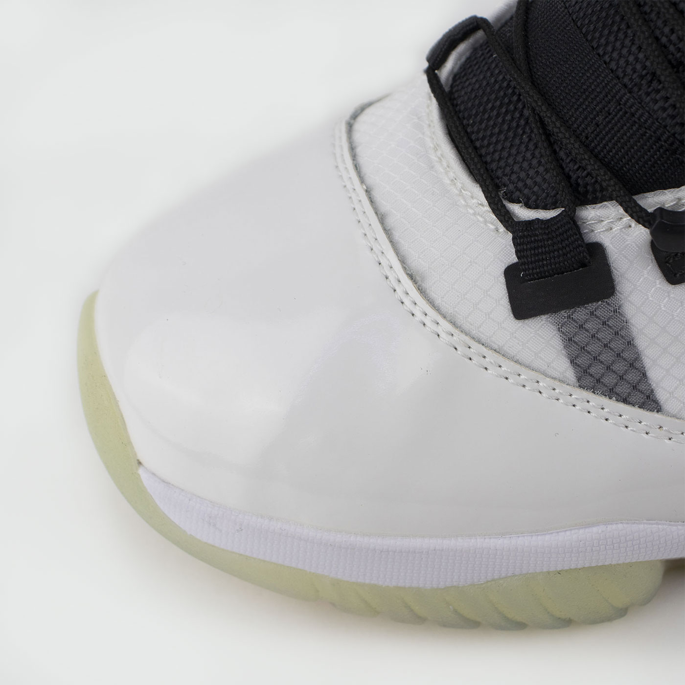 Кроссовки Air Jordan 11 Adapt White Кроссовки Air Jordan 11 Adapt White