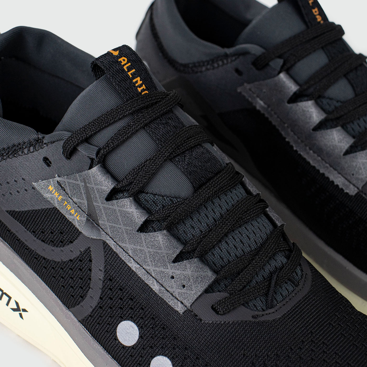 Кроссовки Nike Zoomx Zegama Trail 2 "Off Noir Monarch"