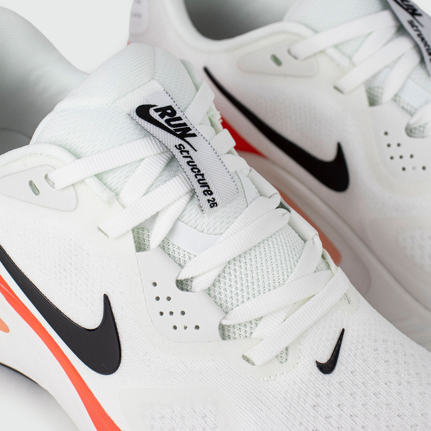 Кроссовки Nike Structure 26 White Bright Crimson