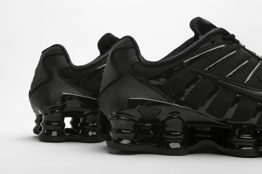 shox triple black