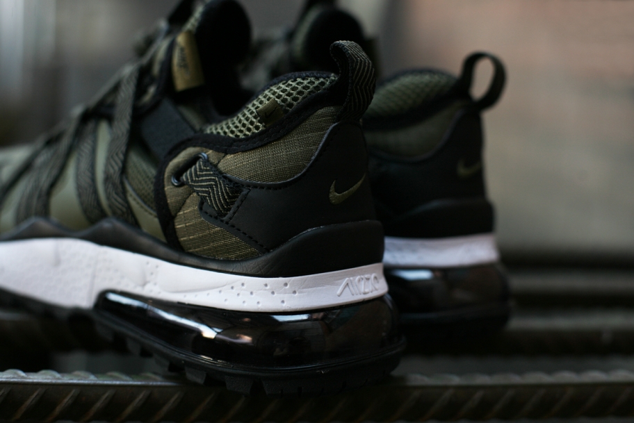 nike bowfin on feet
