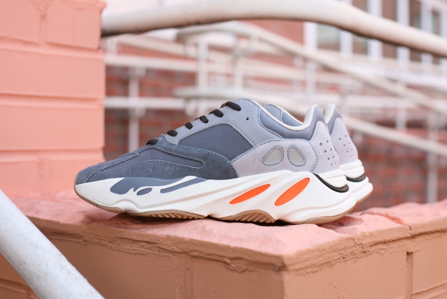 yeezy boost magnet 700